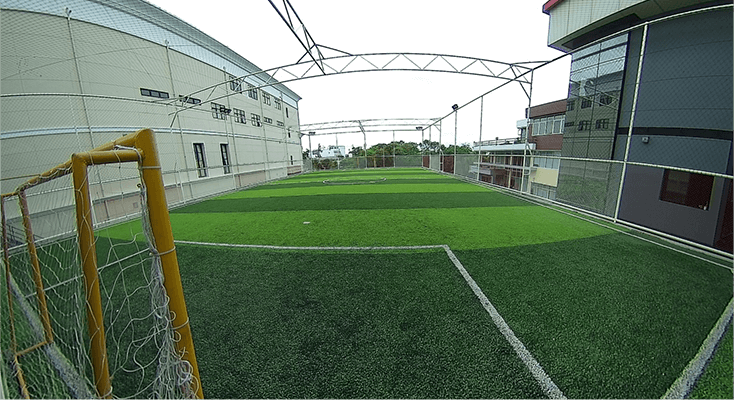 180°panoramic mini bullet camera photo of a football field